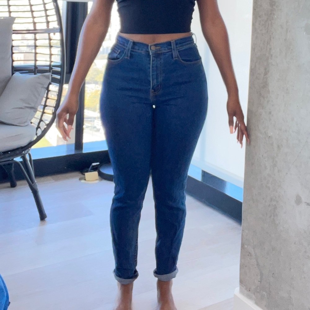 Skinny jeans from Akira. Very comfortable, worn a few times. Great condition.